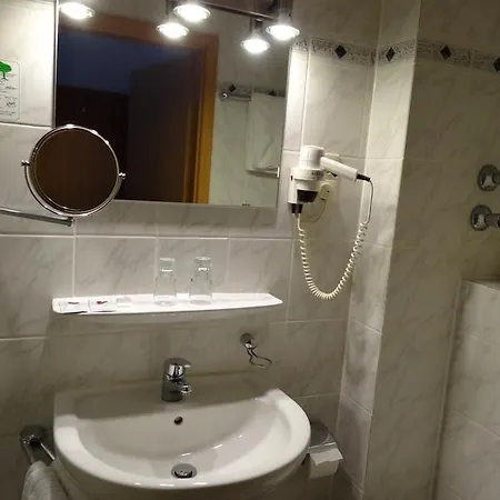 فندق Zentral Poststuben كريفيلد